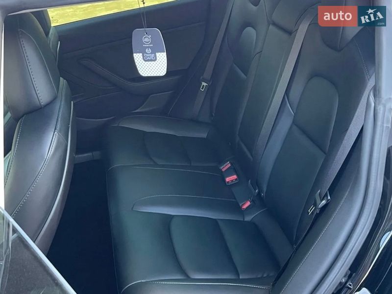 Седан Tesla Model 3 2019 в Киеве