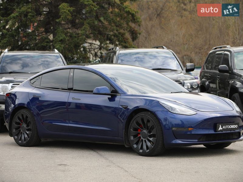 Седан Tesla Model 3 2022 в Харкові