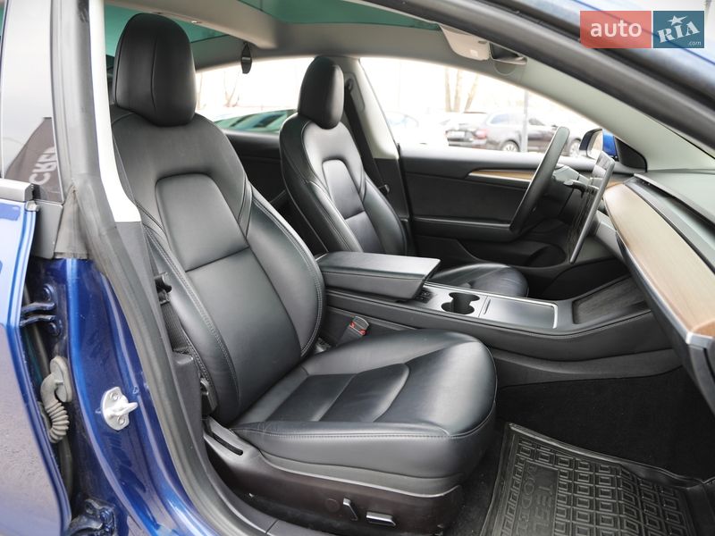 Седан Tesla Model 3 2022 в Харкові