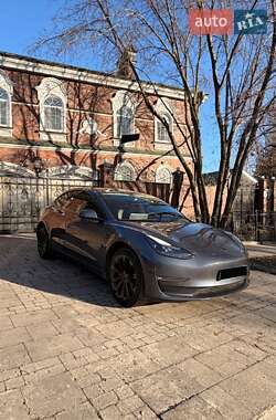 Седан Tesla Model 3 2022 в Киеве