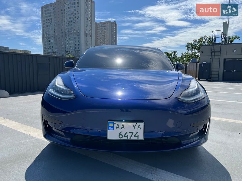 Седан Tesla Model 3 2018 в Києві