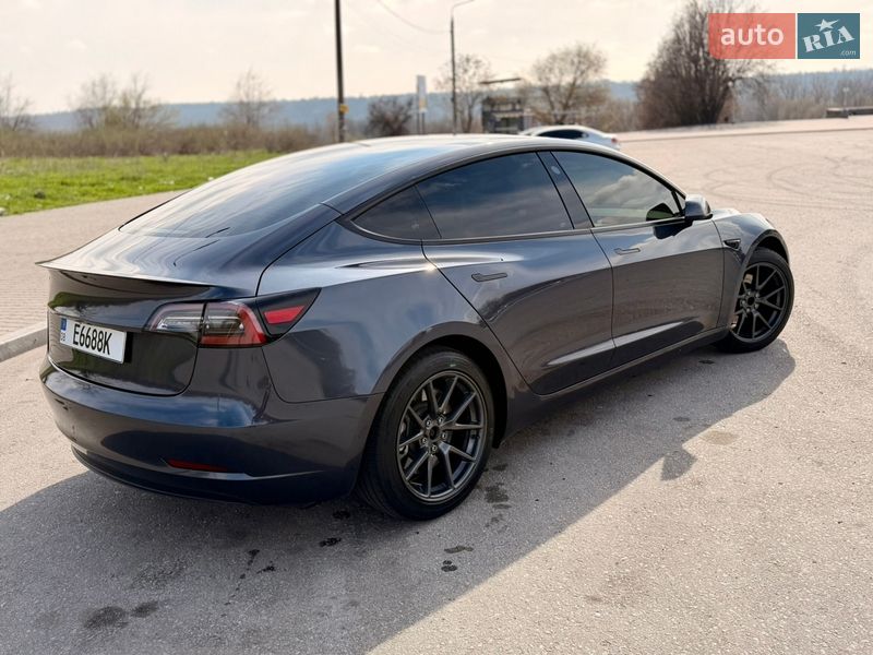 Седан Tesla Model 3 2022 в Запорожье