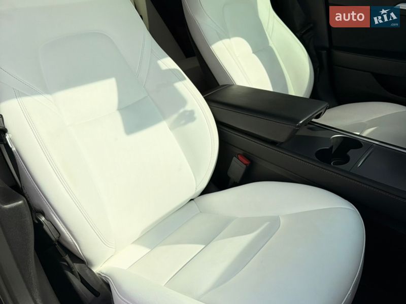 Седан Tesla Model 3 2022 в Запорожье