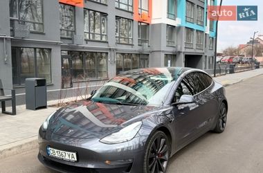 Седан Tesla Model 3 2019 в Чернигове