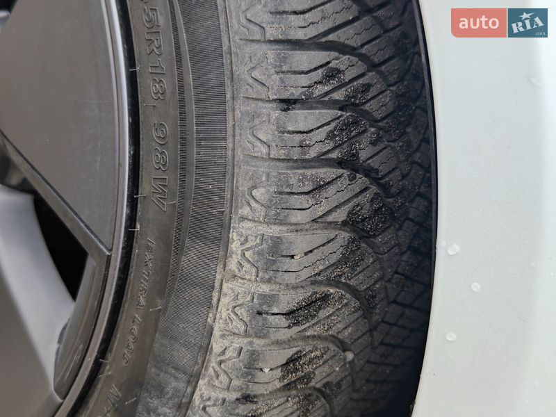 Седан Tesla Model 3 2023 в Кременчуці