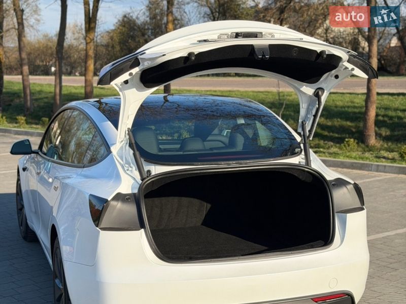 Седан Tesla Model 3 2024 в Львове фото 22 Седан Tesla Model 3 2024 в Львове