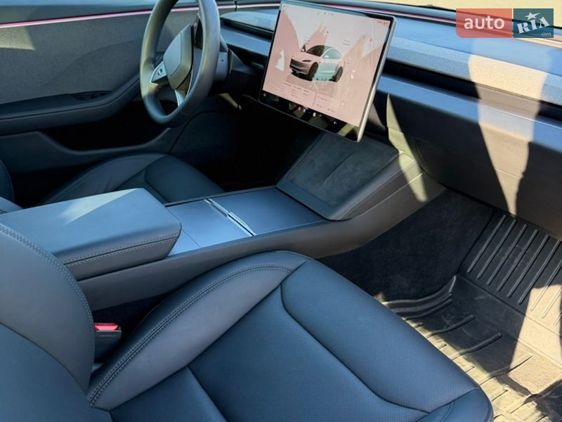 Седан Tesla Model 3 2024 в Львове фото 25 Седан Tesla Model 3 2024 в Львове