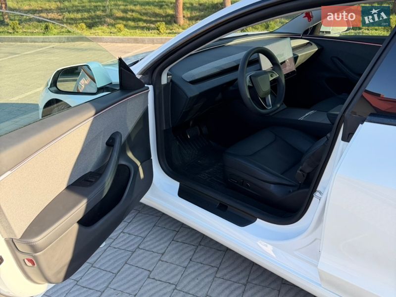 Седан Tesla Model 3 2024 в Львове фото 24 Седан Tesla Model 3 2024 в Львове