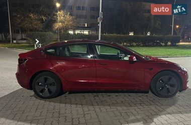 Седан Tesla Model 3 2022 в Золочеві