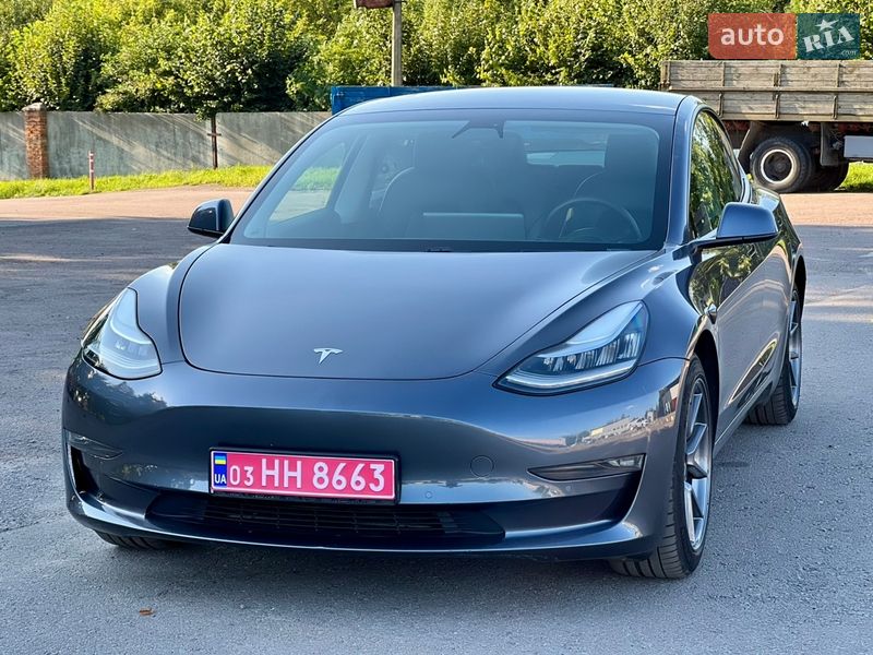 Седан Tesla Model 3 2020 в Рівному