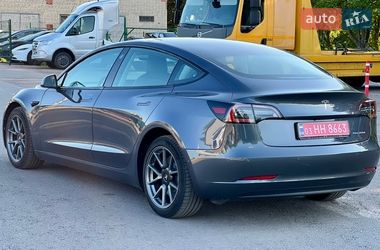 Седан Tesla Model 3 2020 в Рівному