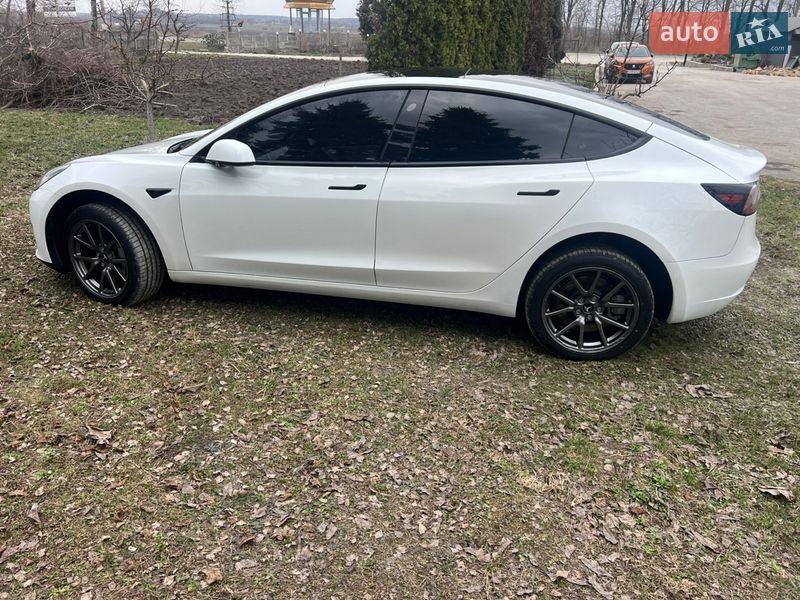 Седан Tesla Model 3 2020 в Збаражі