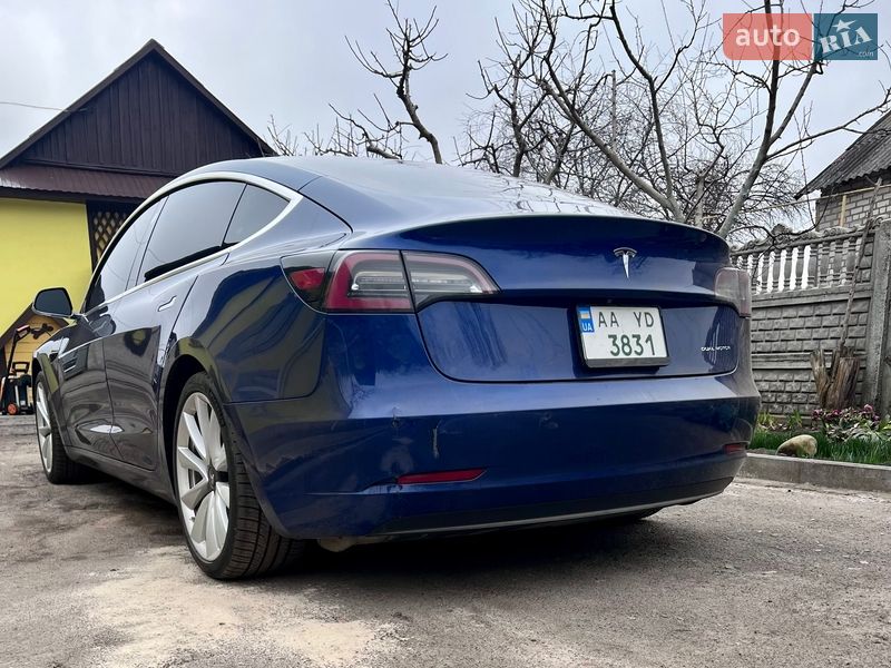 Седан Tesla Model 3 2020 в Киеве