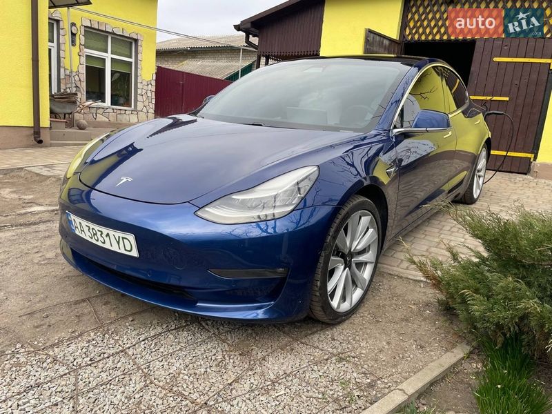 Седан Tesla Model 3 2020 в Киеве