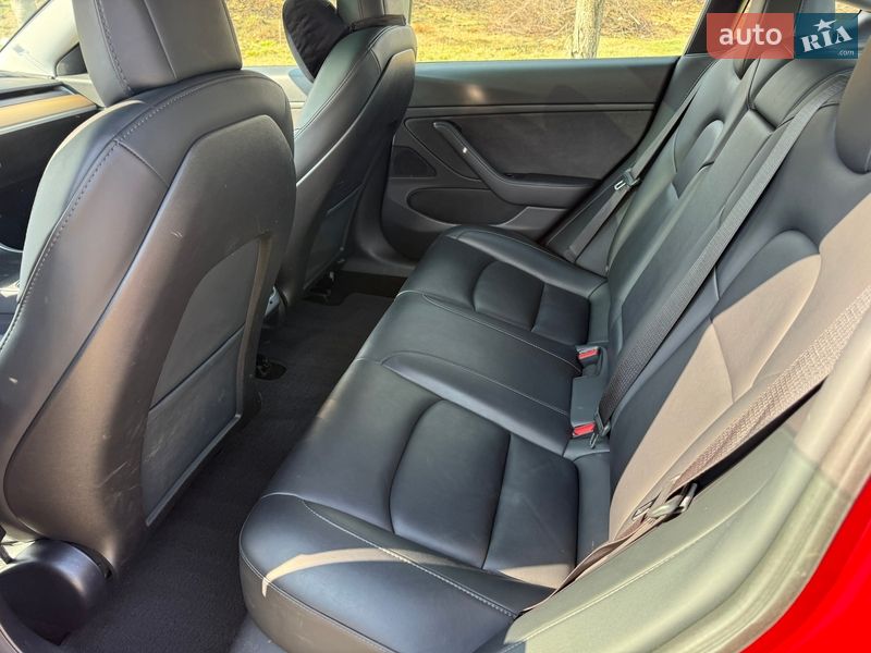 Седан Tesla Model 3 2020 в Коломиї