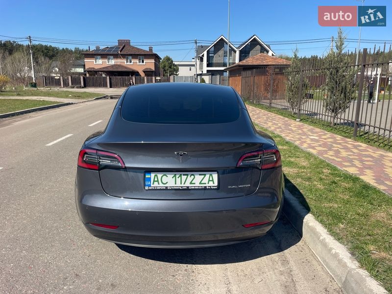 Седан Tesla Model 3 2022 в Киеве
