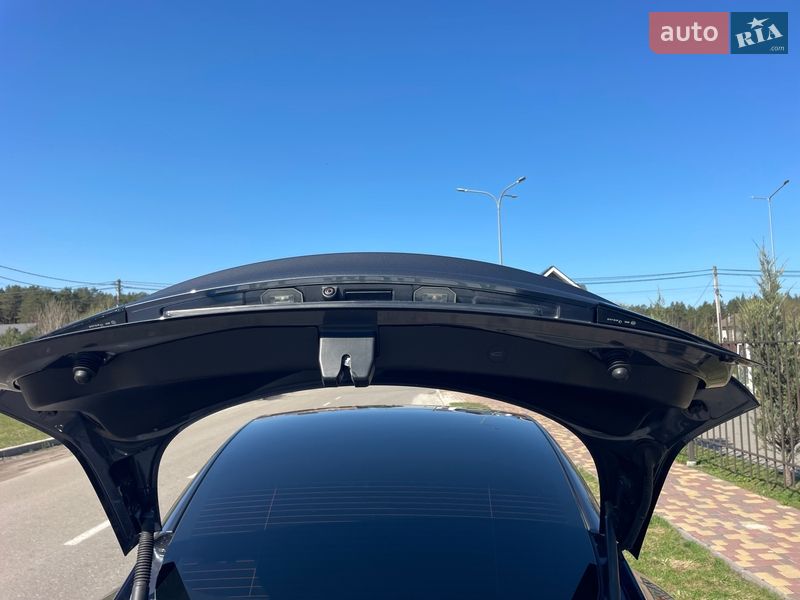 Седан Tesla Model 3 2022 в Киеве
