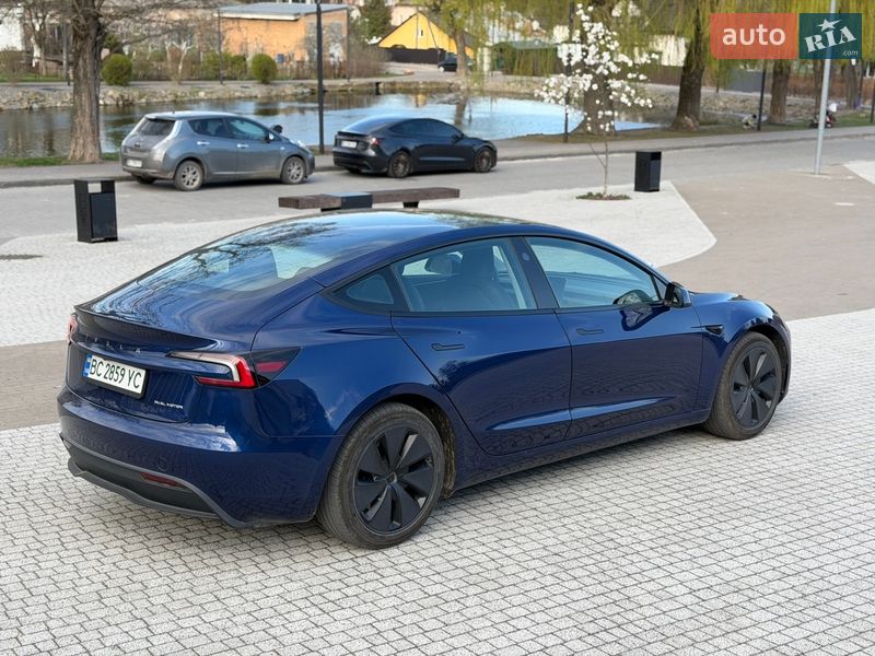 Седан Tesla Model 3 2024 в Львове