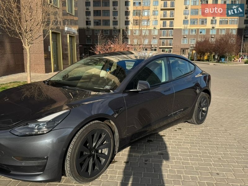 Седан Tesla Model 3 2022 в Одессе