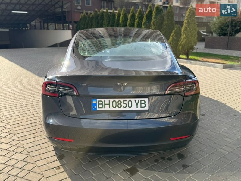 Седан Tesla Model 3 2022 в Одессе