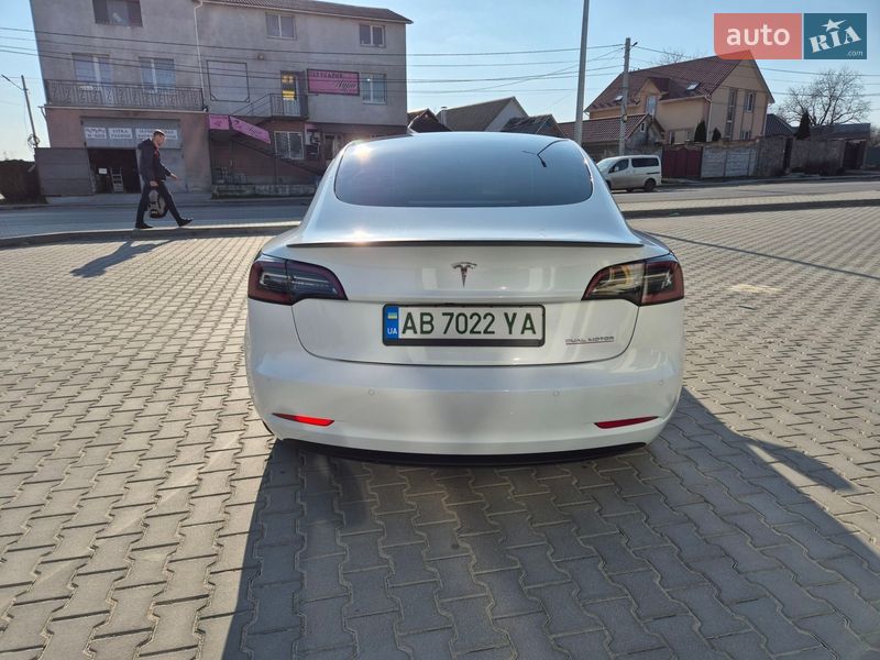 Седан Tesla Model 3 2022 в Виннице