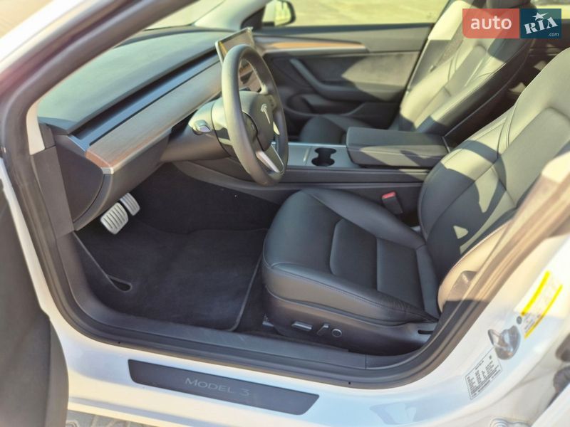 Седан Tesla Model 3 2022 в Виннице