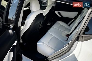 Седан Tesla Model 3 2020 в Киеве