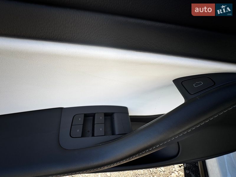 Седан Tesla Model 3 2020 в Киеве