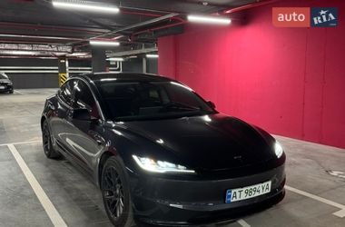 Седан Tesla Model 3 2024 в Ивано-Франковске