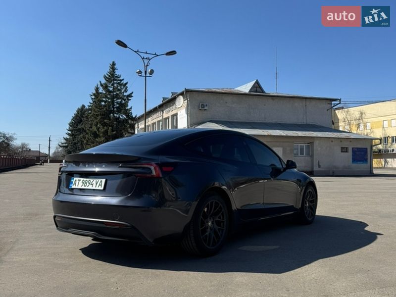 Седан Tesla Model 3 2024 в Ивано-Франковске