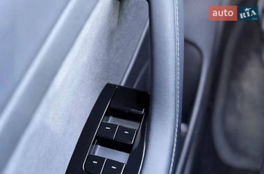 Седан Tesla Model 3 2020 в Львові