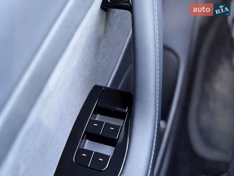 Седан Tesla Model 3 2020 в Львові