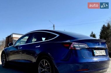 Седан Tesla Model 3 2020 в Львові