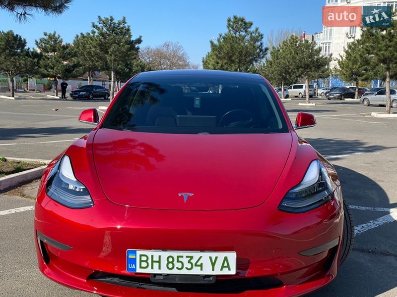 Седан Tesla Model 3 2018 в Одесі