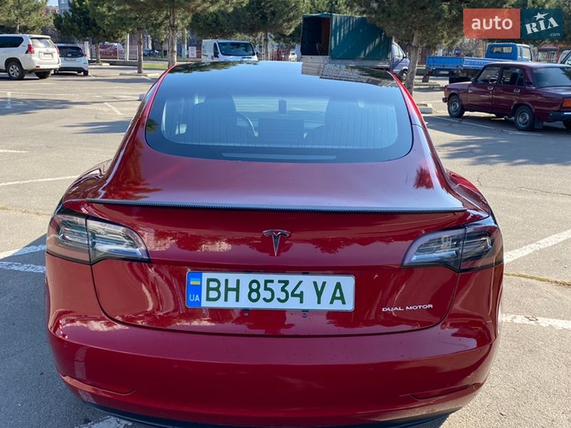 Седан Tesla Model 3 2018 в Одесі