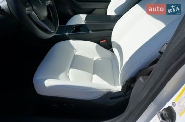 Седан Tesla Model 3 2019 в Киеве