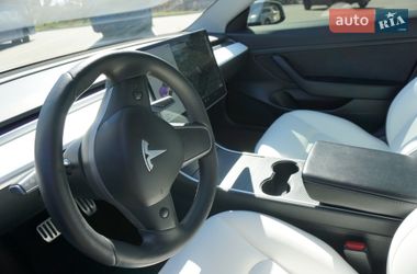 Седан Tesla Model 3 2019 в Киеве