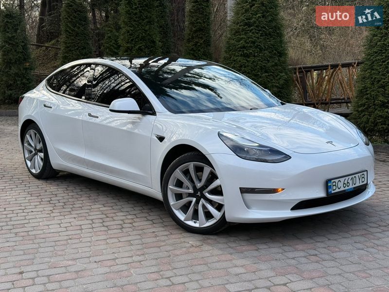 Седан Tesla Model 3 2020 в Дрогобыче