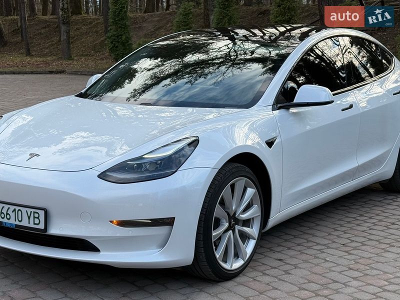 Седан Tesla Model 3 2020 в Дрогобыче