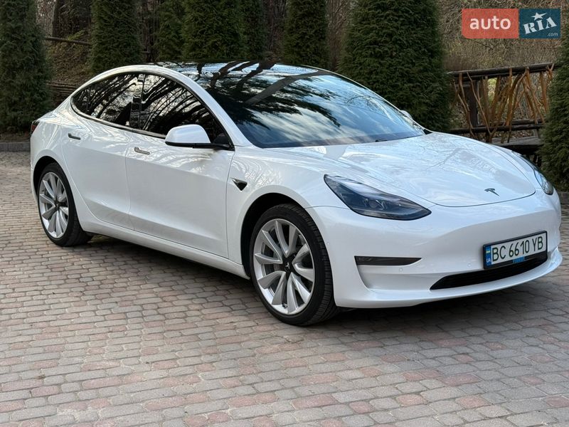 Седан Tesla Model 3 2020 в Дрогобыче