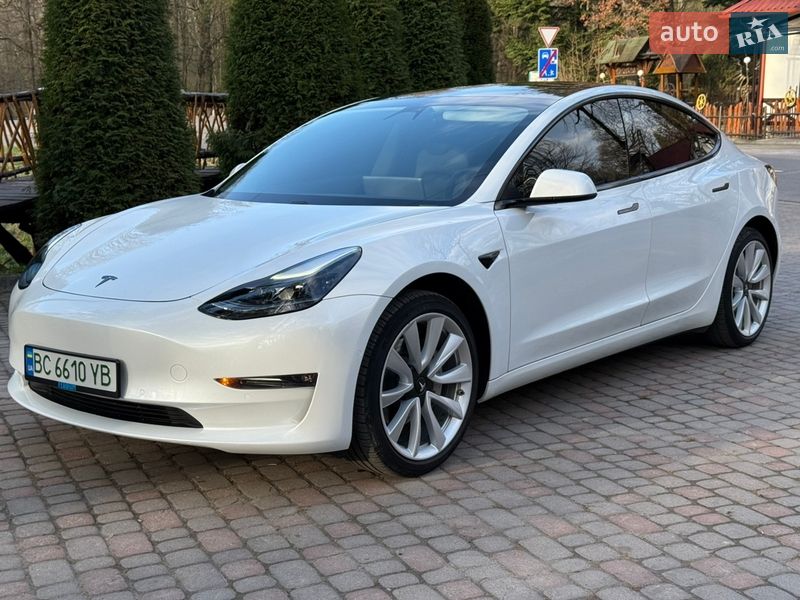Седан Tesla Model 3 2020 в Дрогобыче