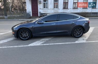 Седан Tesla Model 3 2020 в Радомышле