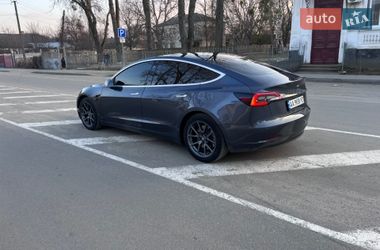 Седан Tesla Model 3 2020 в Радомишлі