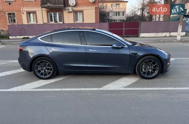 Седан Tesla Model 3 2020 в Радомышле