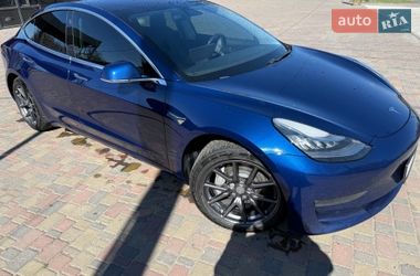 Седан Tesla Model 3 2018 в Смілі