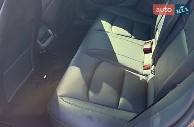 Седан Tesla Model 3 2018 в Смілі