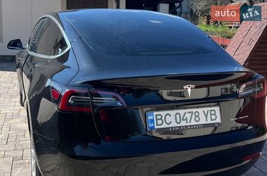 Седан Tesla Model 3 2018 в Львове