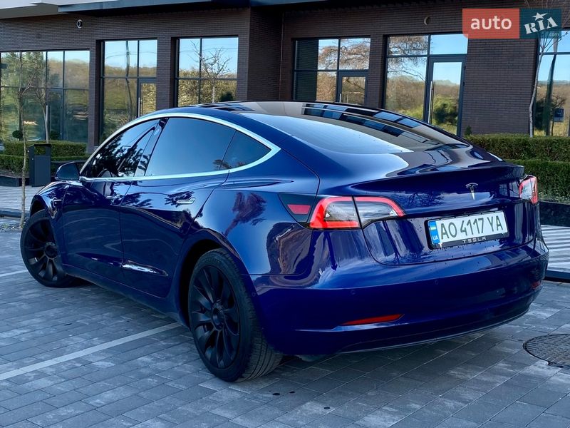 Седан Tesla Model 3 2019 в Ужгороде