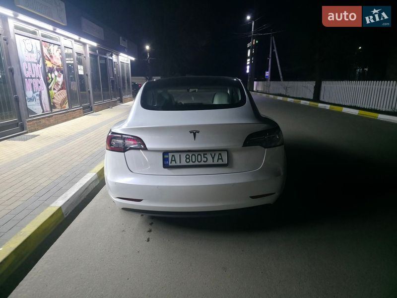Седан Tesla Model 3 2020 в Києві