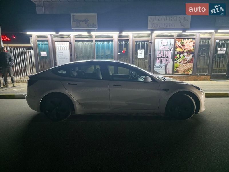 Седан Tesla Model 3 2020 в Києві